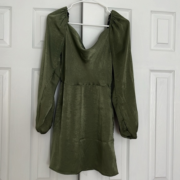 GREEN satin mini dress - Picture 3 of 5